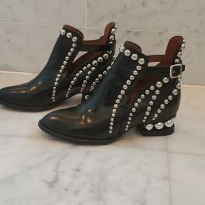 JEFFERY CAMPBELL RYLANCE BOOTIE  size 8